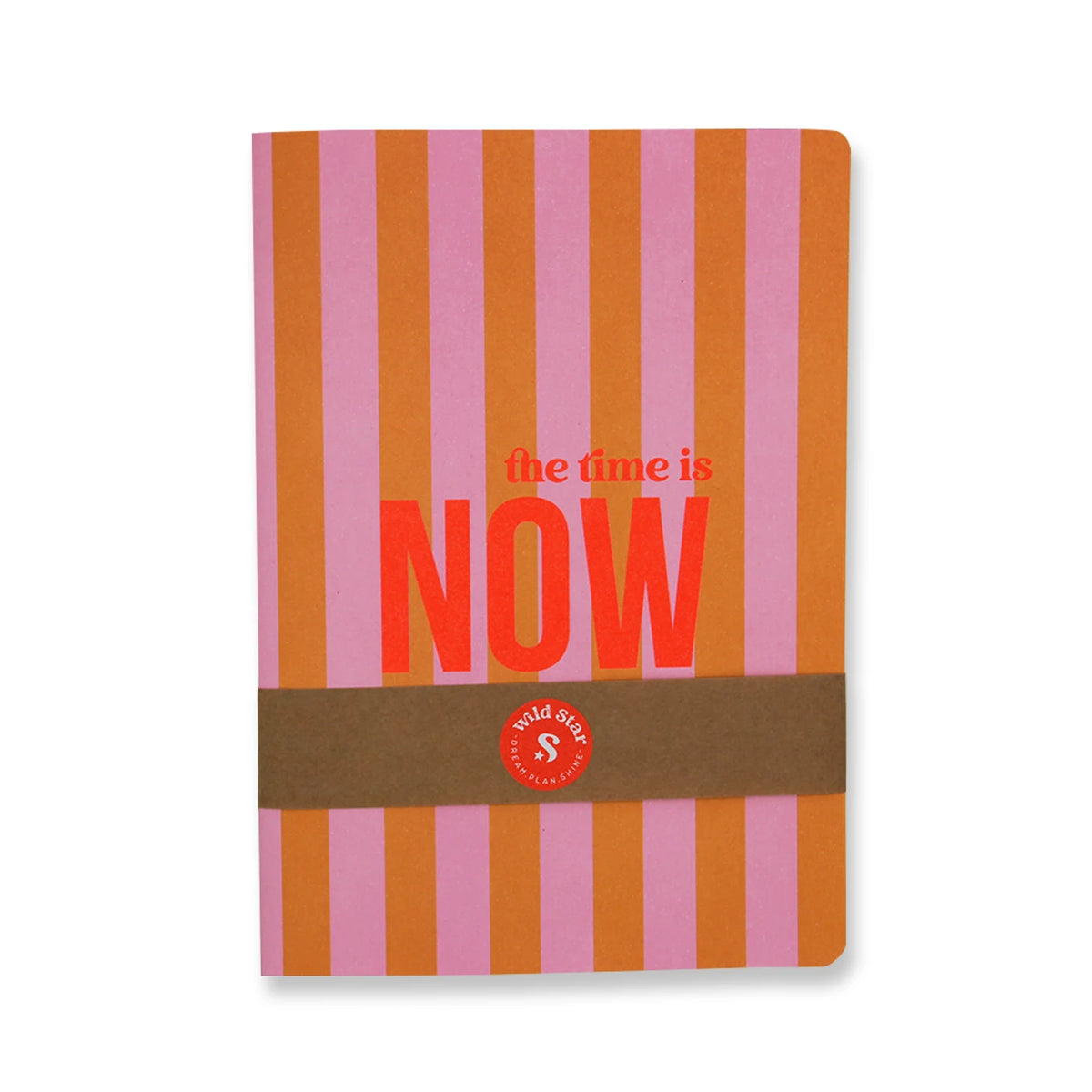 rosa gestreiftes Notizbuch in A5, mit Spruch "the time is now"