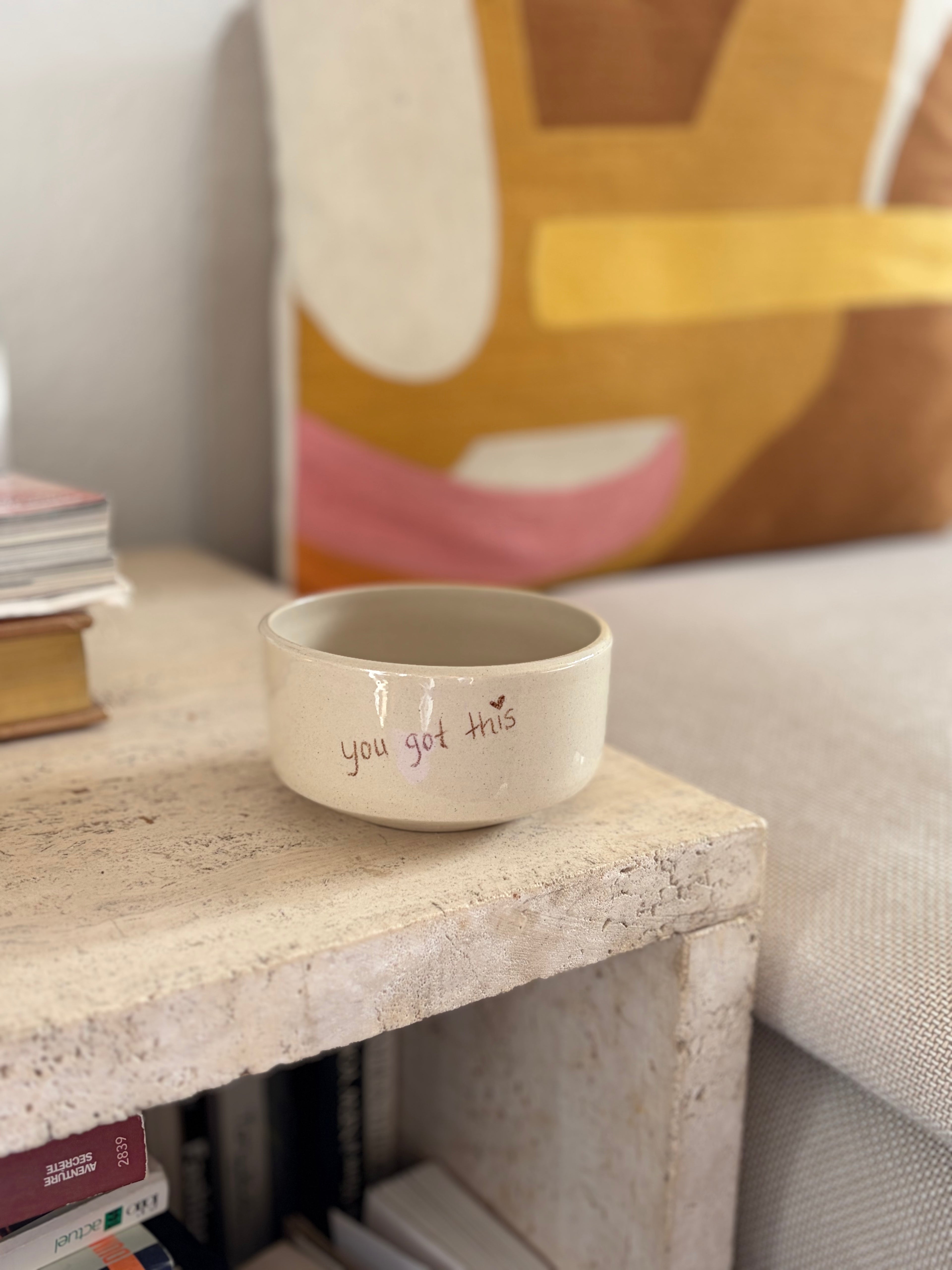 Handgedrehter Becher mit Transparenter Glasur und der Aufschrift "you got this" in braun 